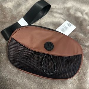 NWT LULULEMON Take It On Belt Bag in Ancient Copper/Black